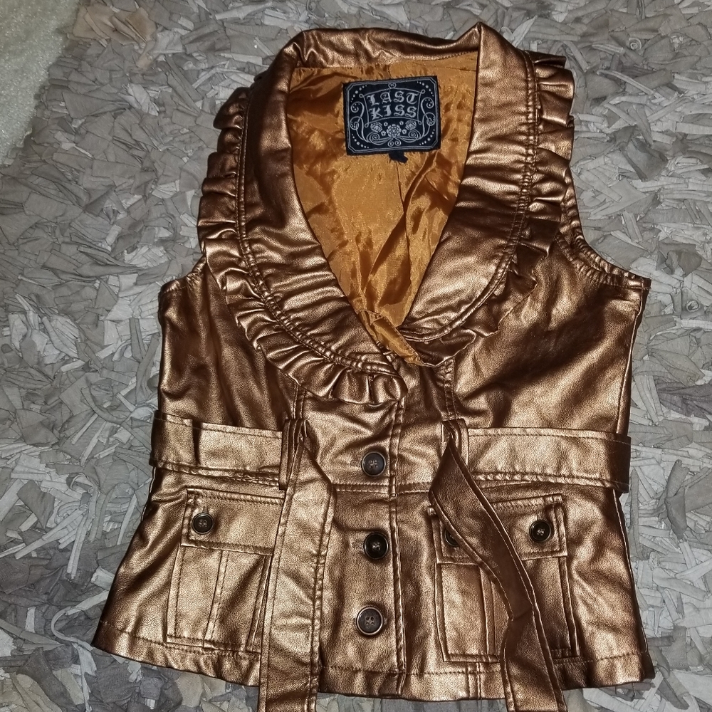 Vest - Picture 2 of 3